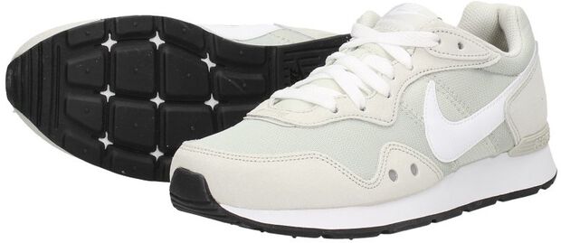 Nike Venture Runner - large