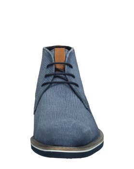 Herenschoenen gekleed