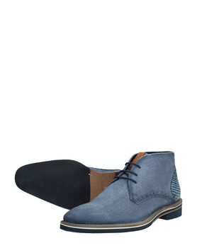 Herenschoenen gekleed