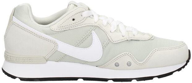 Nike Venture Runner - large